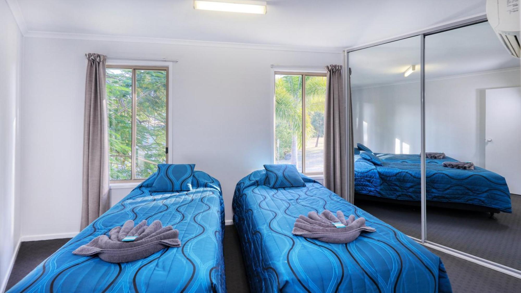 Boyne Island Motel And Villas Экстерьер фото