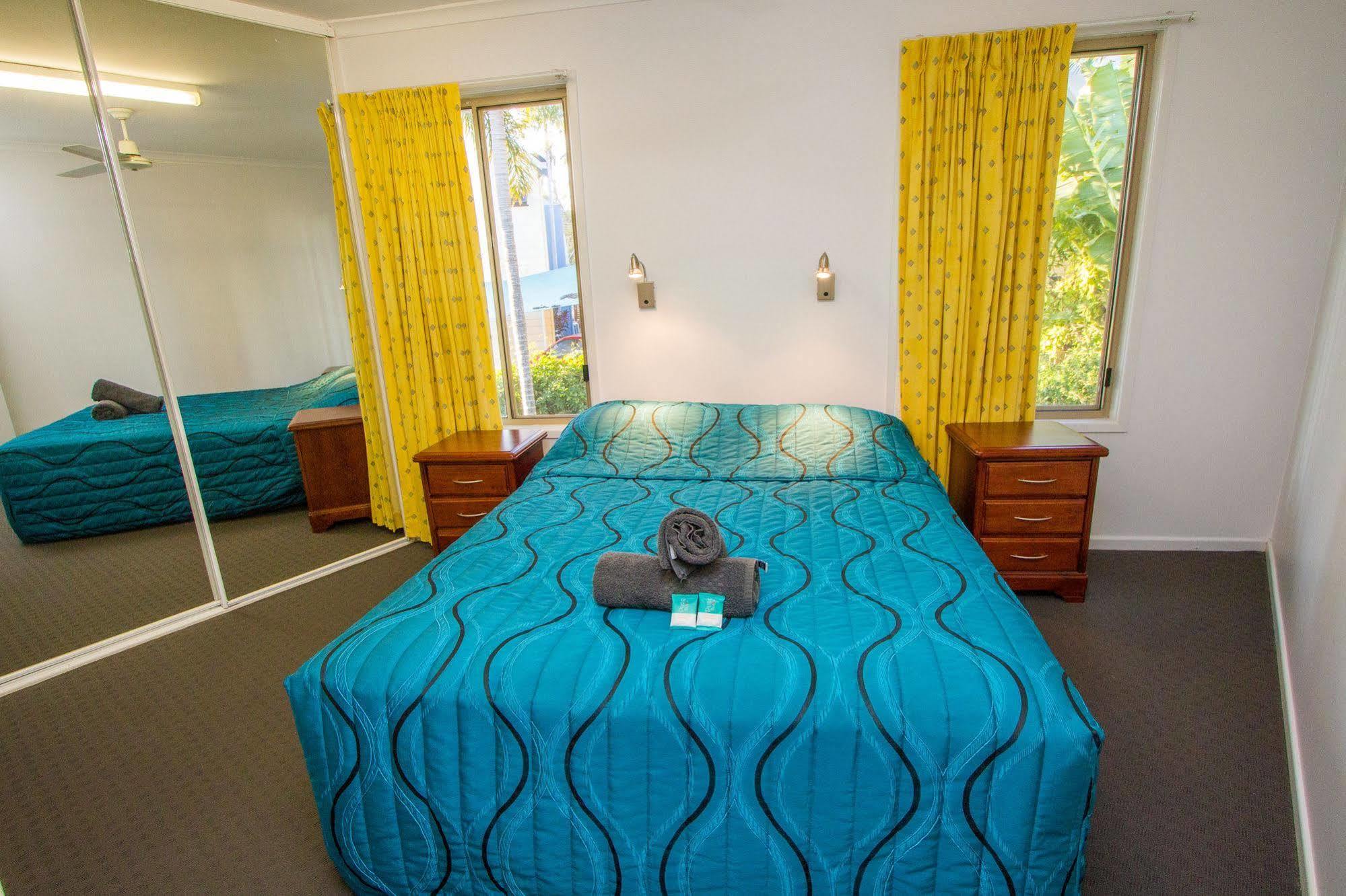 Boyne Island Motel And Villas Экстерьер фото